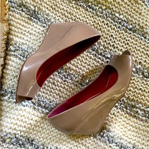 Chinese Laundry nude wedges